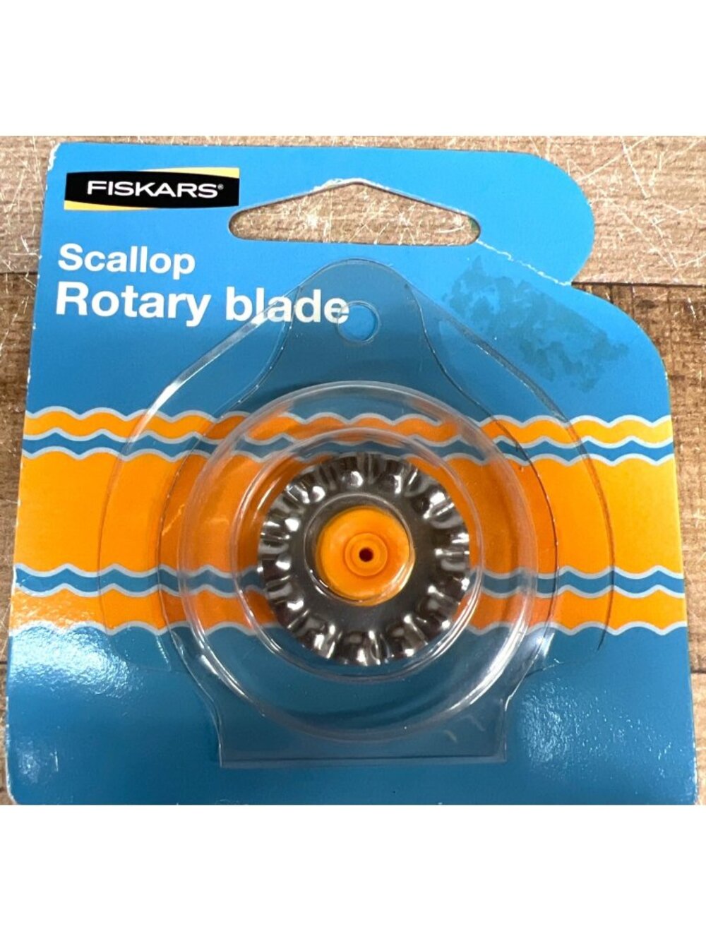 Fiskars Scallop Rotary Blade 28mm For Crafting & Sewing Projects
